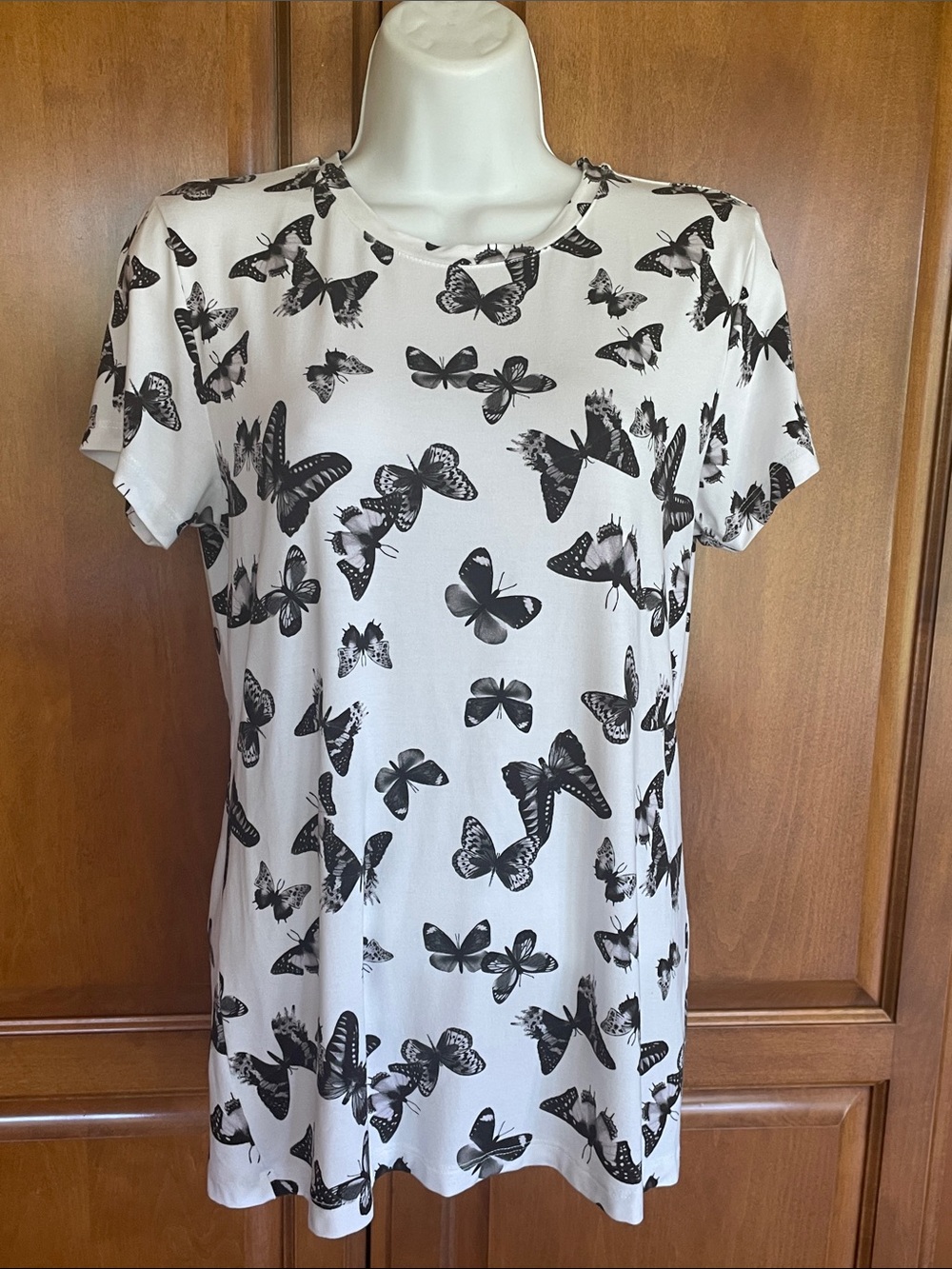 L’AGENCE Short Sleeve Black&White Butterfly Tee, Excellent Condition, Size M